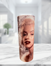 Cargar imagen en el visor de la galería, Marilyn Manroe Iconic Elegance Custom Cup