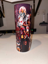 Cargar imagen en el visor de la galería, Tumbler with football player design on a white surface